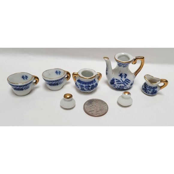 Vintage 7 Piece Miniature Blue Willow Hand Painted Porcelain Tea Set - Picture 2 of 7